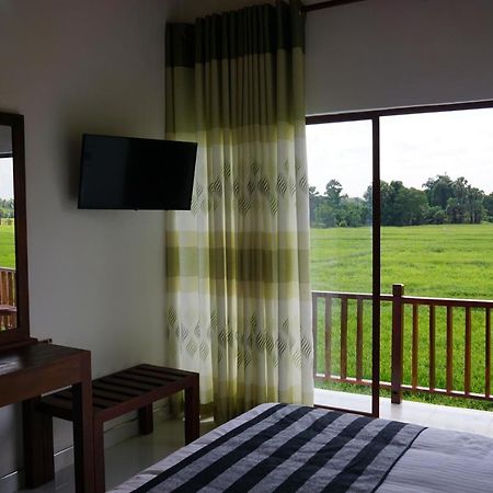 Sunshine Tourist Rest Hotel อนุราธปุระ ภายนอก รูปภาพ
