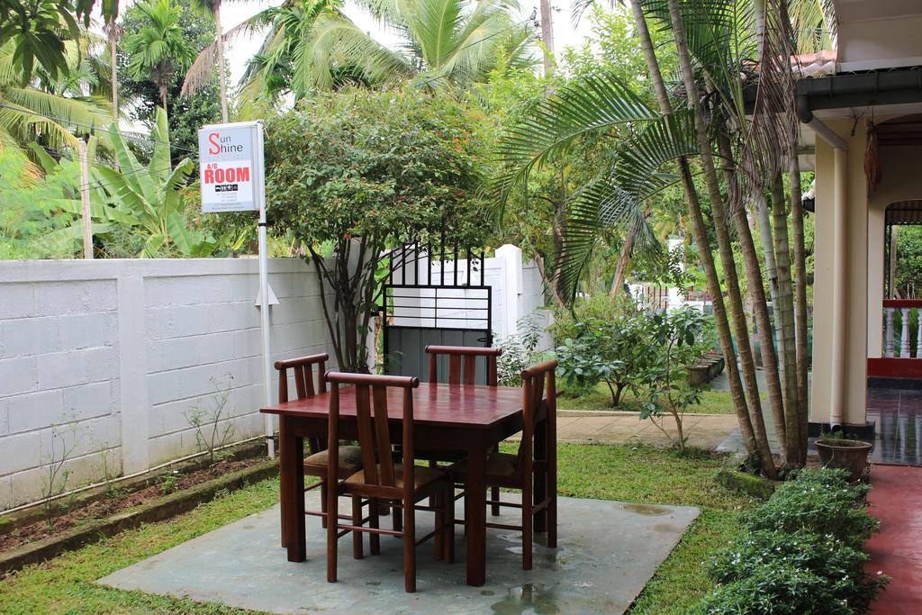 Sunshine Tourist Rest Hotel อนุราธปุระ ภายนอก รูปภาพ