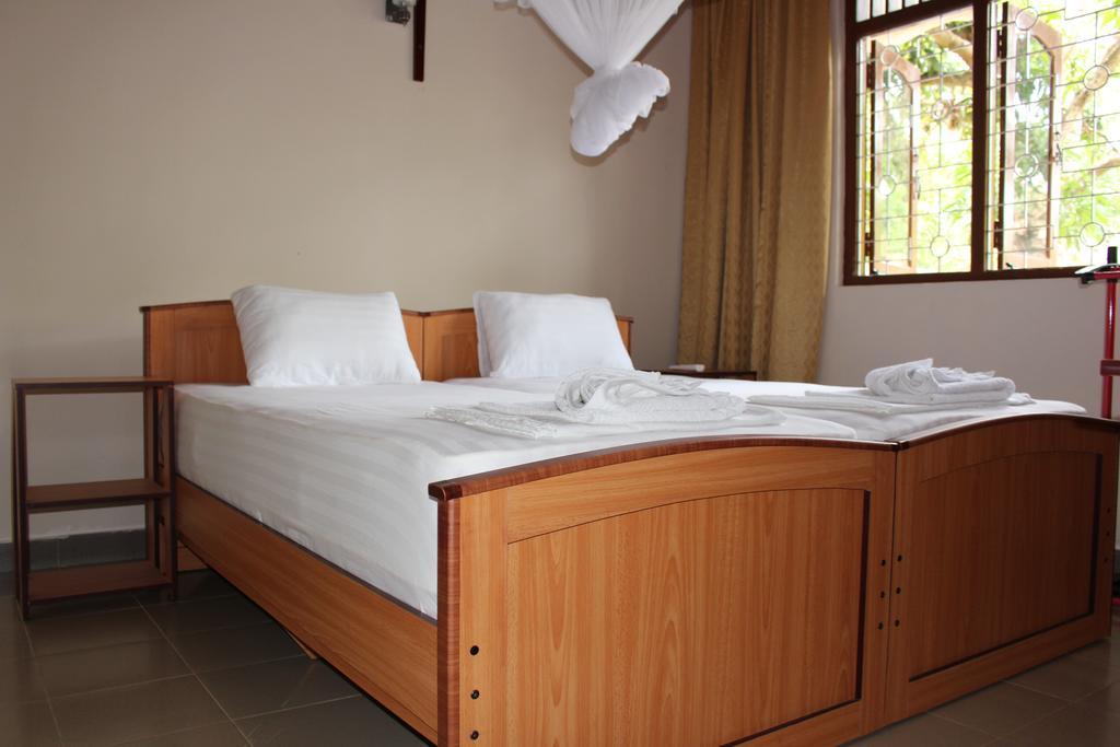Sunshine Tourist Rest Hotel อนุราธปุระ ภายนอก รูปภาพ